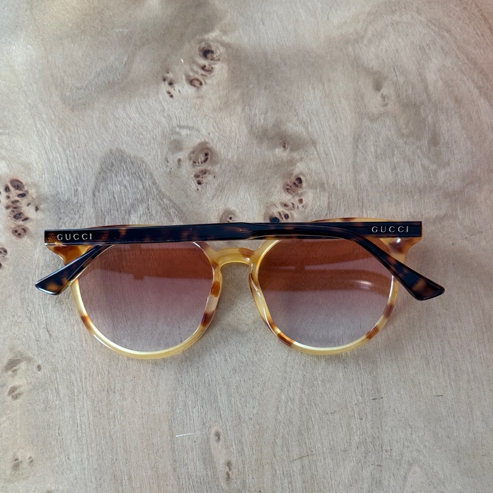 Gucci Tortoise Shell Sunglasses with Brown Gradient Lenses - Picture 2 of 4
